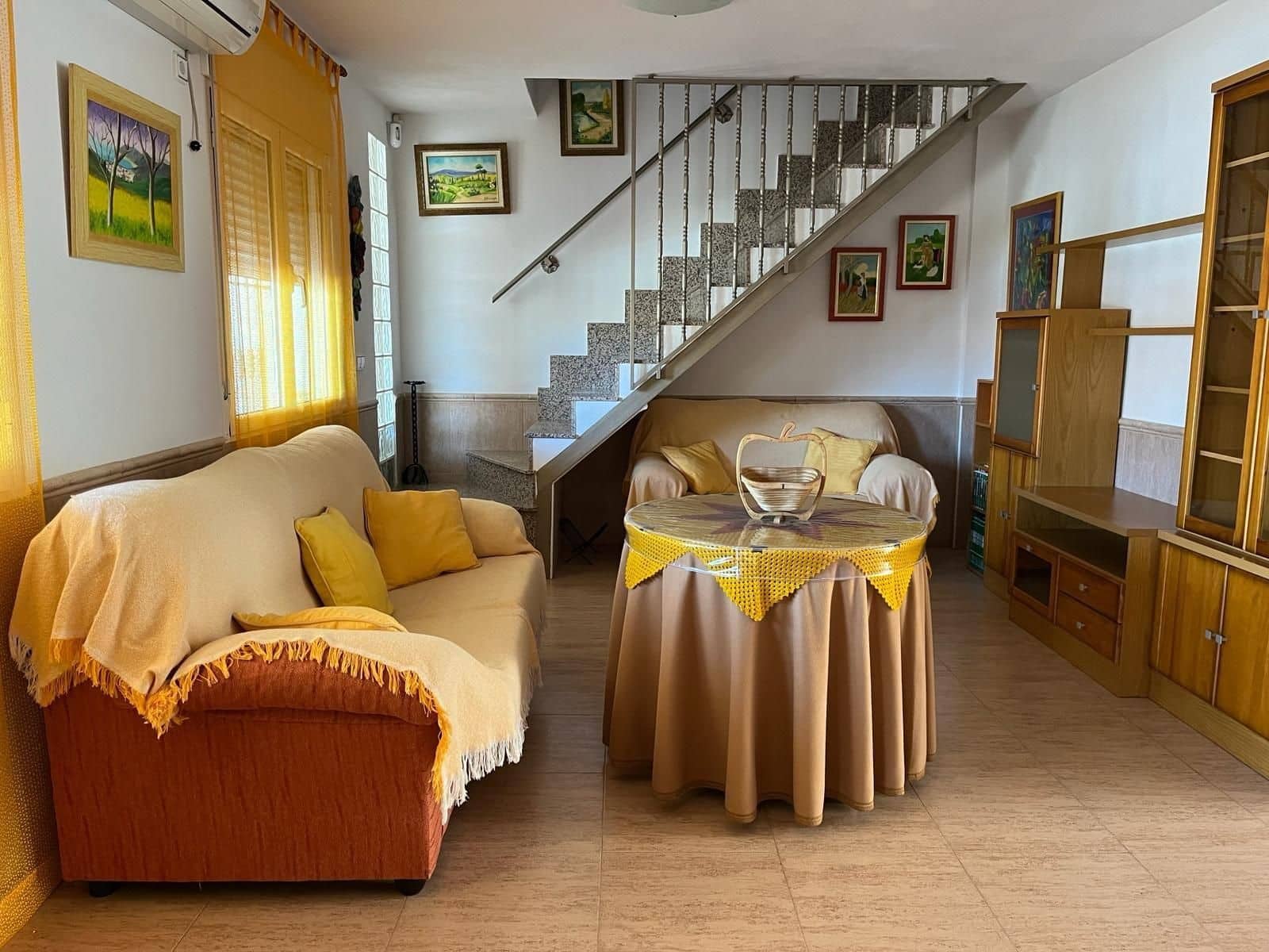 Chalet de 5 habitaciones en El Pareton en venta con garaje - 250.000 € (Ref: 9468545)