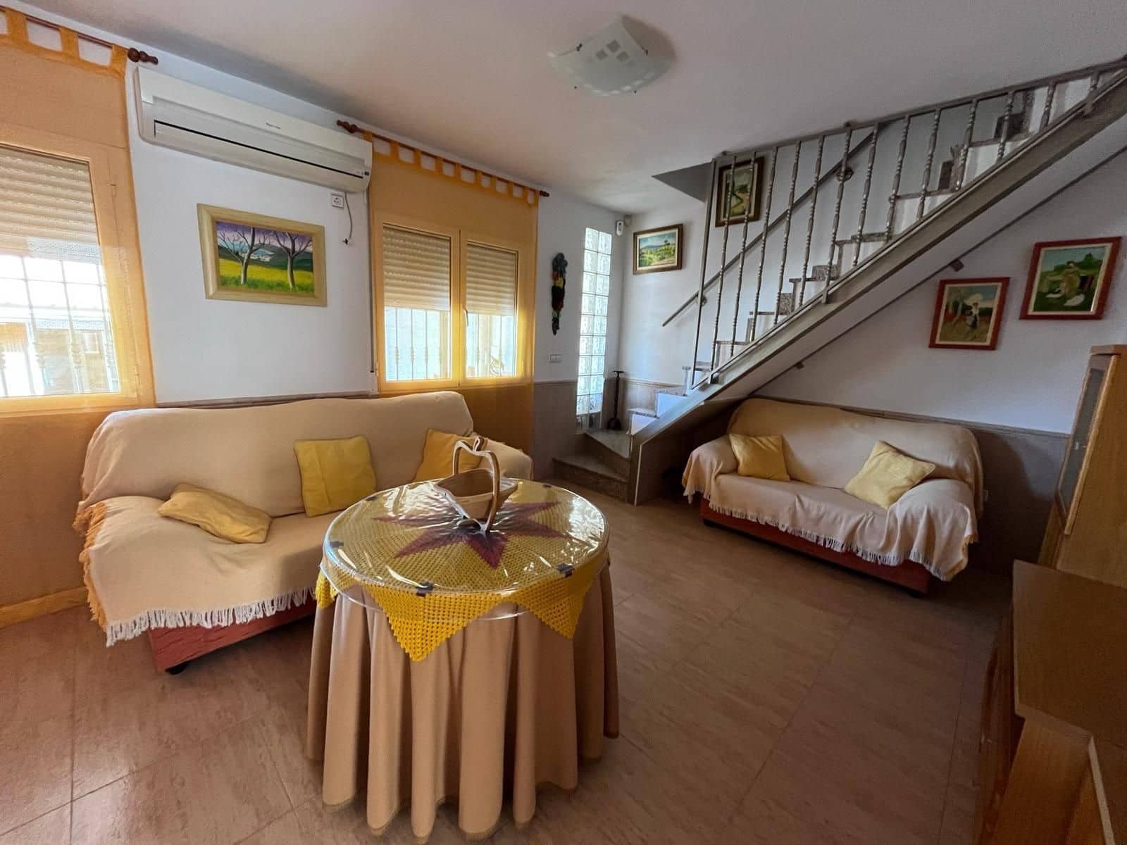 Chalet de 5 habitaciones en El Pareton en venta con garaje - 250.000 € (Ref: 9468545)