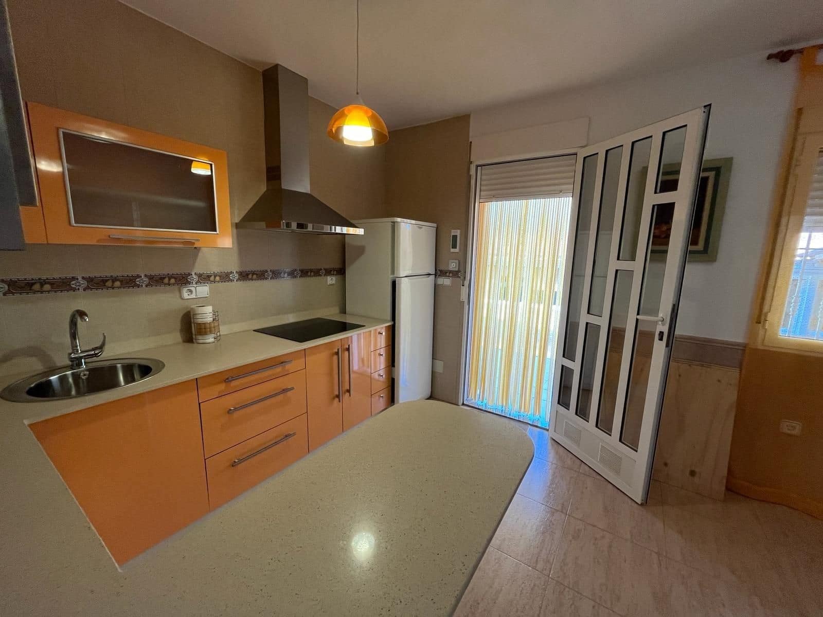 Chalet de 5 habitaciones en El Pareton en venta con garaje - 250.000 € (Ref: 9468545)