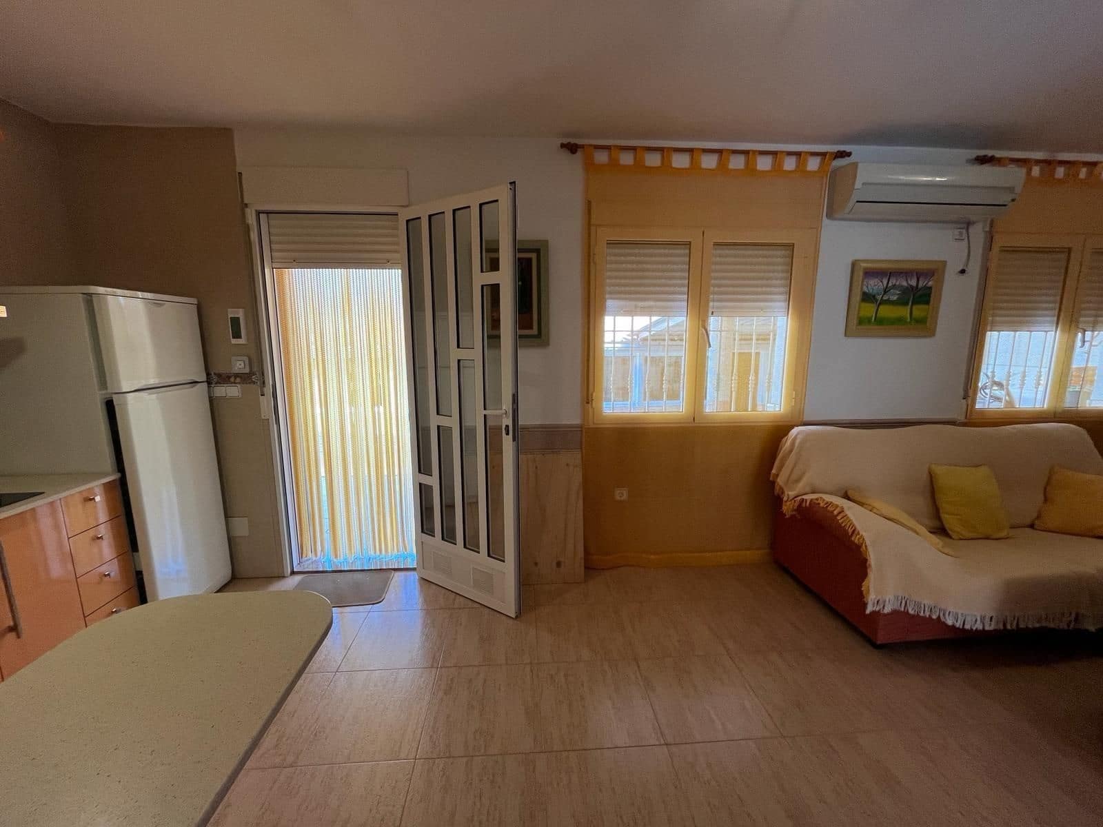 Chalet de 5 habitaciones en El Pareton en venta con garaje - 250.000 € (Ref: 9468545)