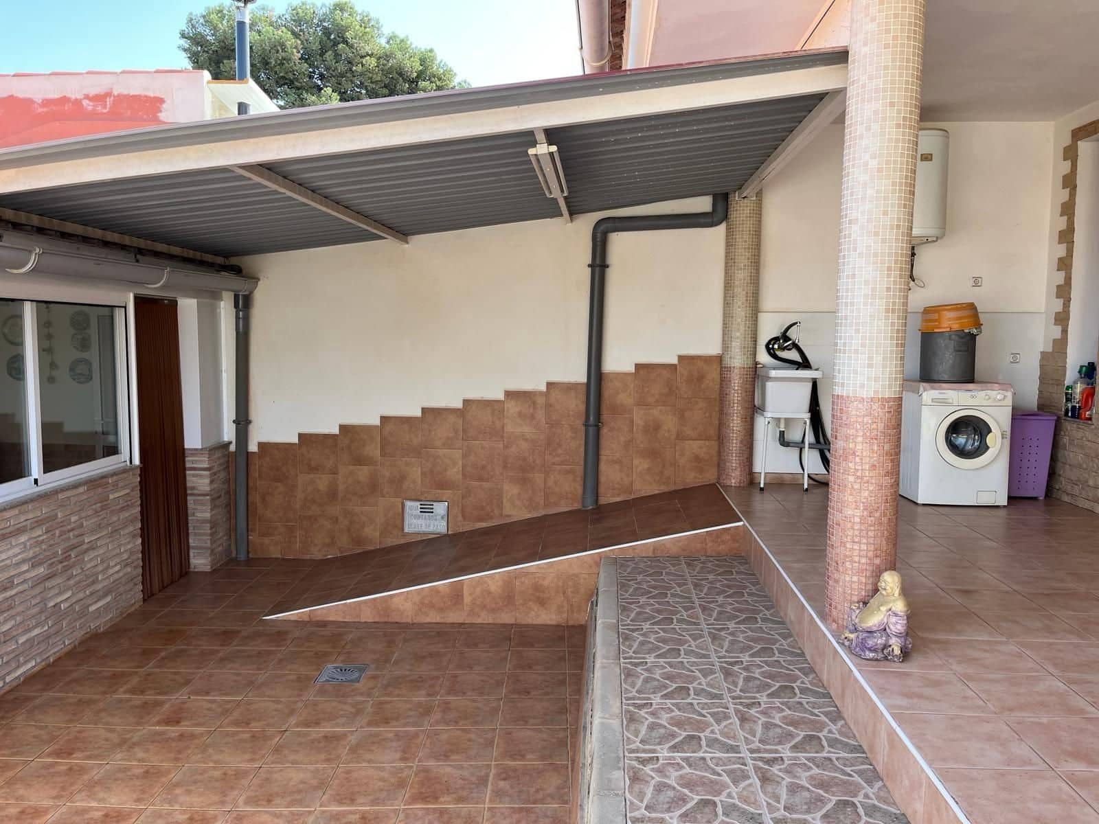Chalet de 5 habitaciones en El Pareton en venta con garaje - 250.000 € (Ref: 9468545)