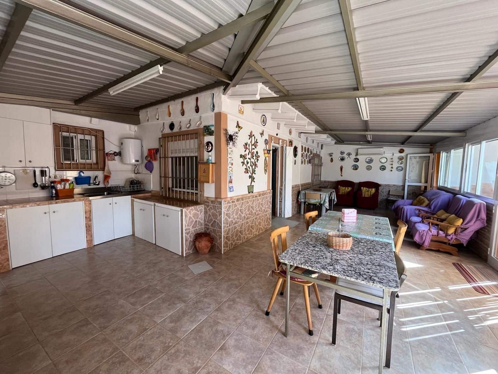 Chalet de 5 habitaciones en El Pareton en venta con garaje - 250.000 € (Ref: 9468545)