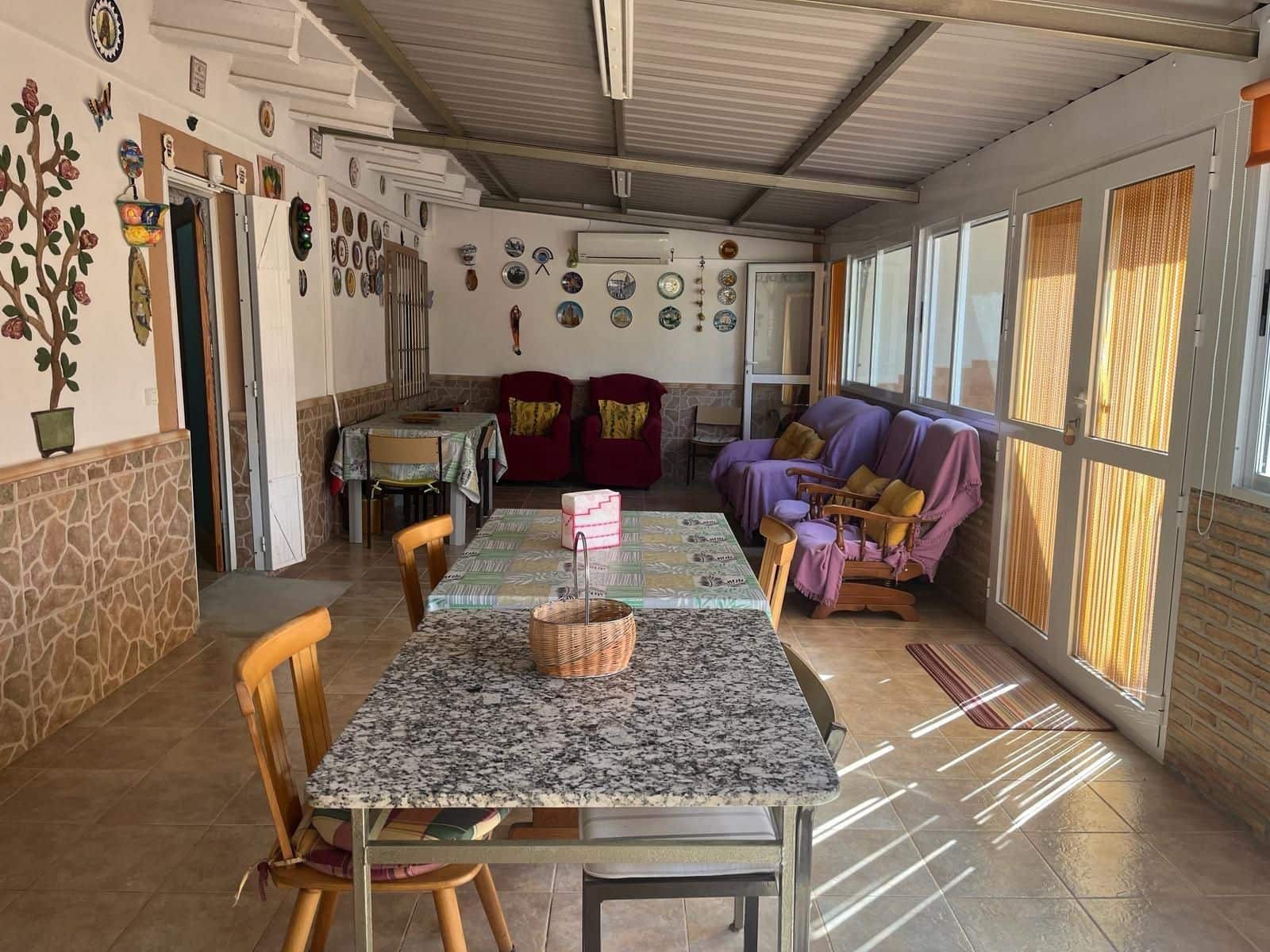 Chalet de 5 habitaciones en El Pareton en venta con garaje - 250.000 € (Ref: 9468545)