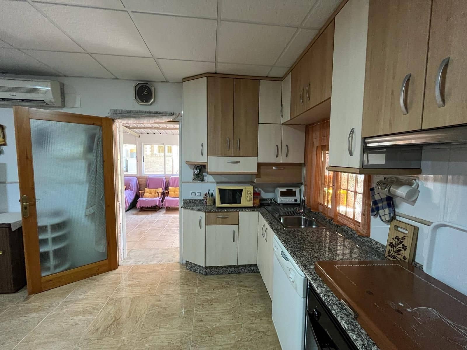 Chalet de 5 habitaciones en El Pareton en venta con garaje - 250.000 € (Ref: 9468545)