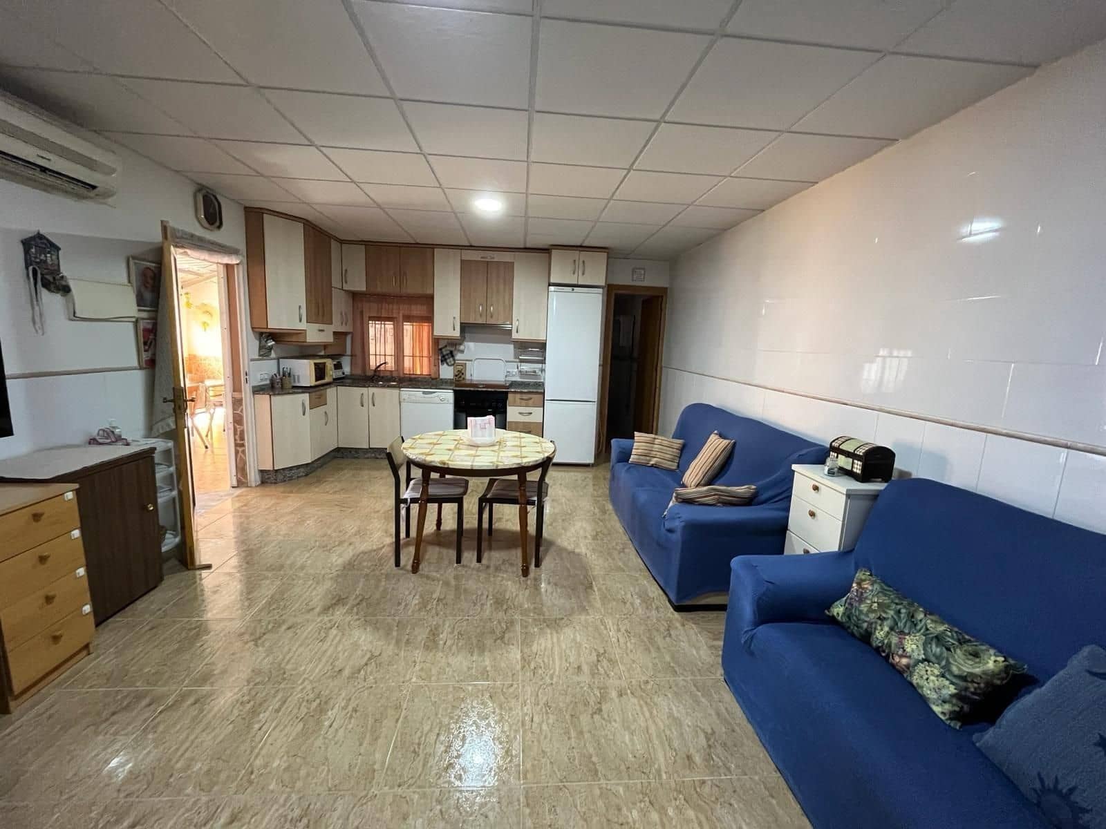 Chalet de 5 habitaciones en El Pareton en venta con garaje - 250.000 € (Ref: 9468545)