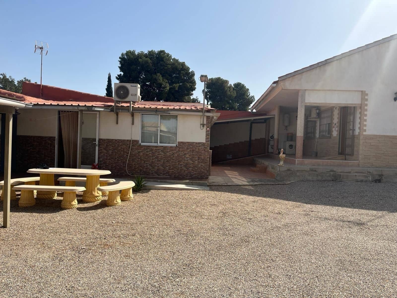 Chalet de 5 habitaciones en El Pareton en venta con garaje - 250.000 € (Ref: 9468545)