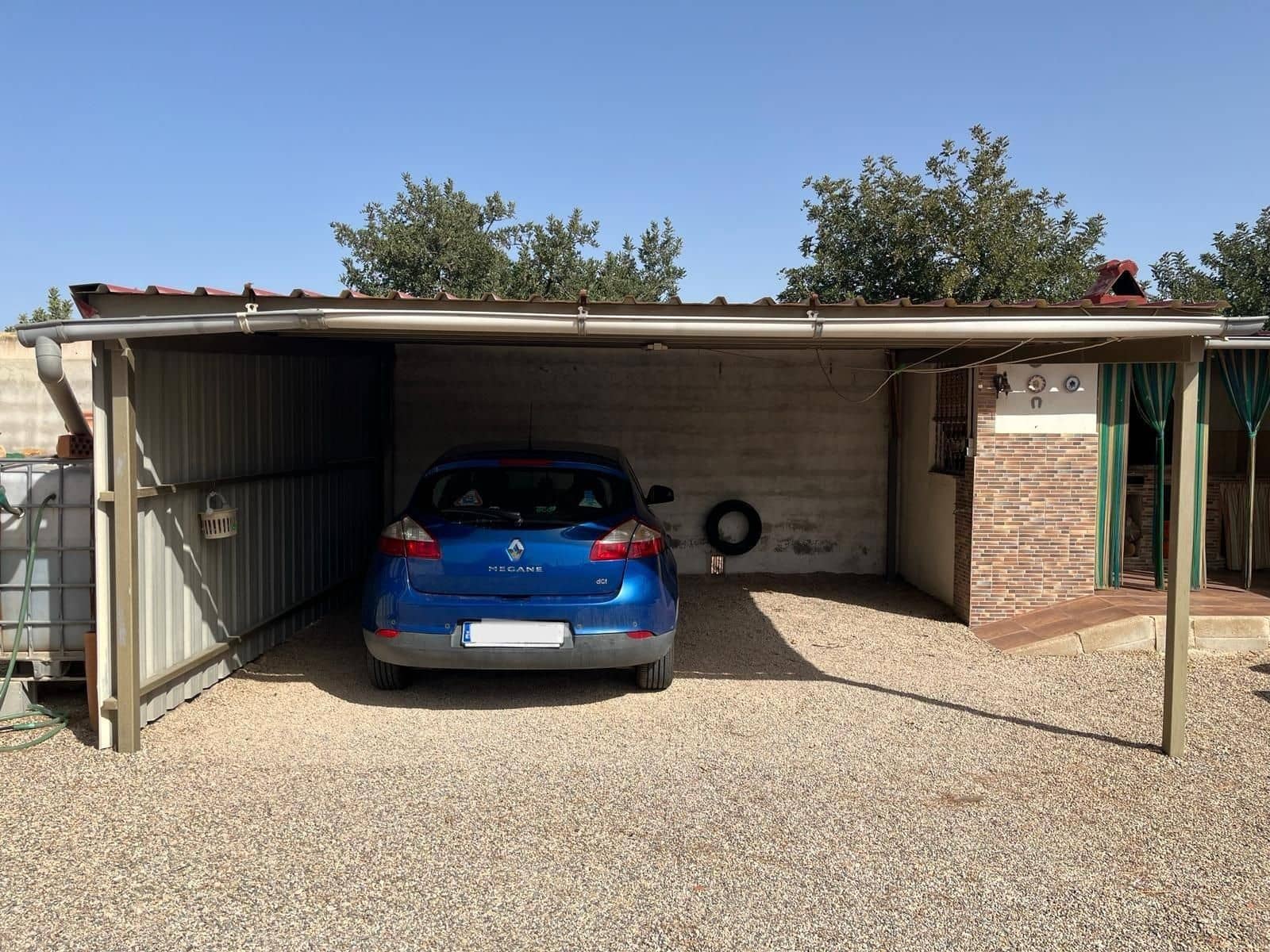 Chalet de 5 habitaciones en El Pareton en venta con garaje - 250.000 € (Ref: 9468545)