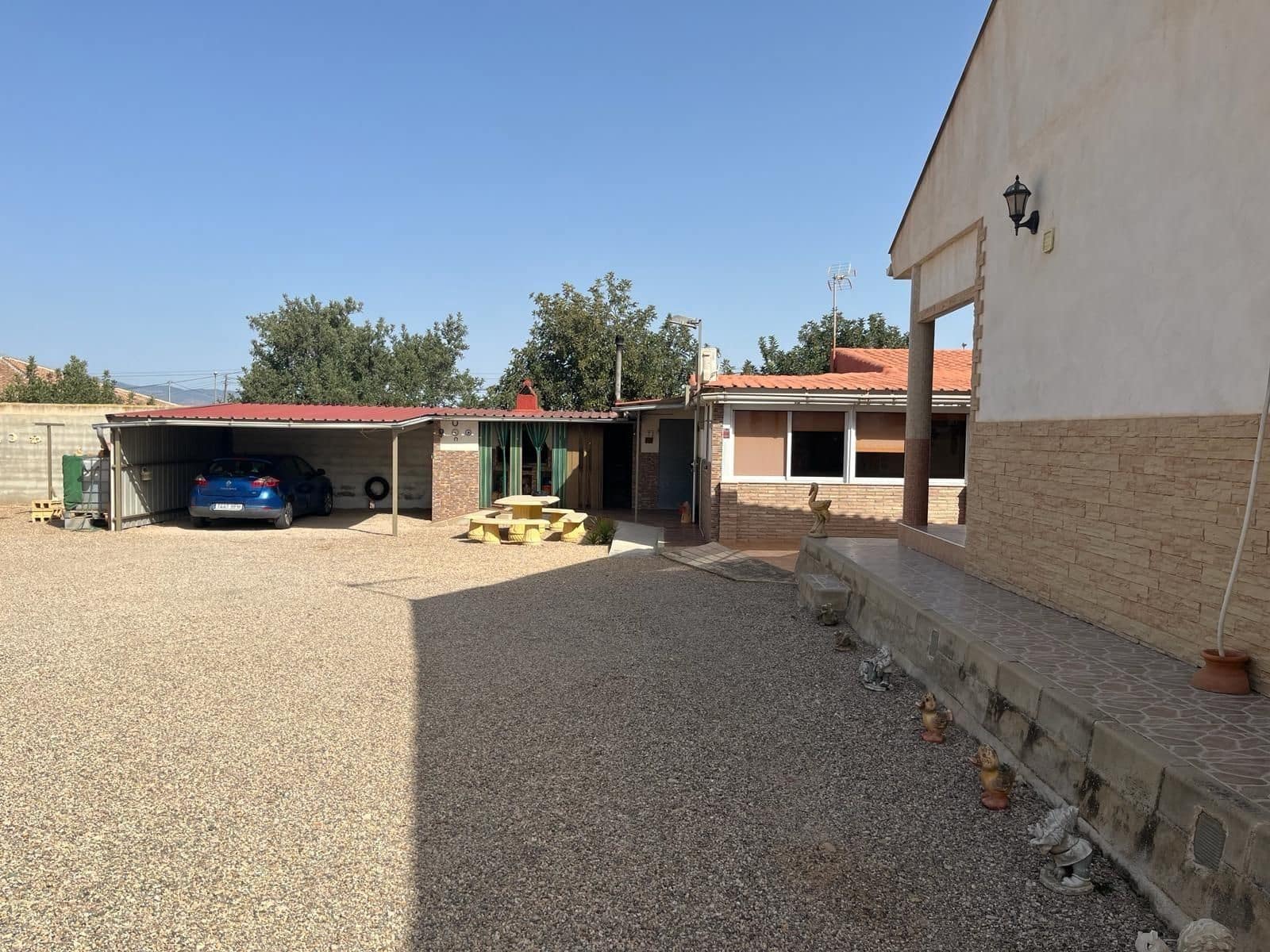 Chalet de 5 habitaciones en El Pareton en venta con garaje - 250.000 € (Ref: 9468545)