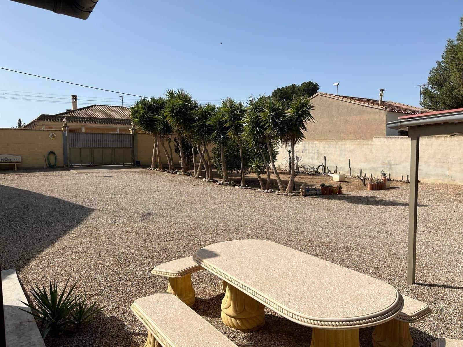 Chalet de 5 habitaciones en El Pareton en venta con garaje - 250.000 € (Ref: 9468545)