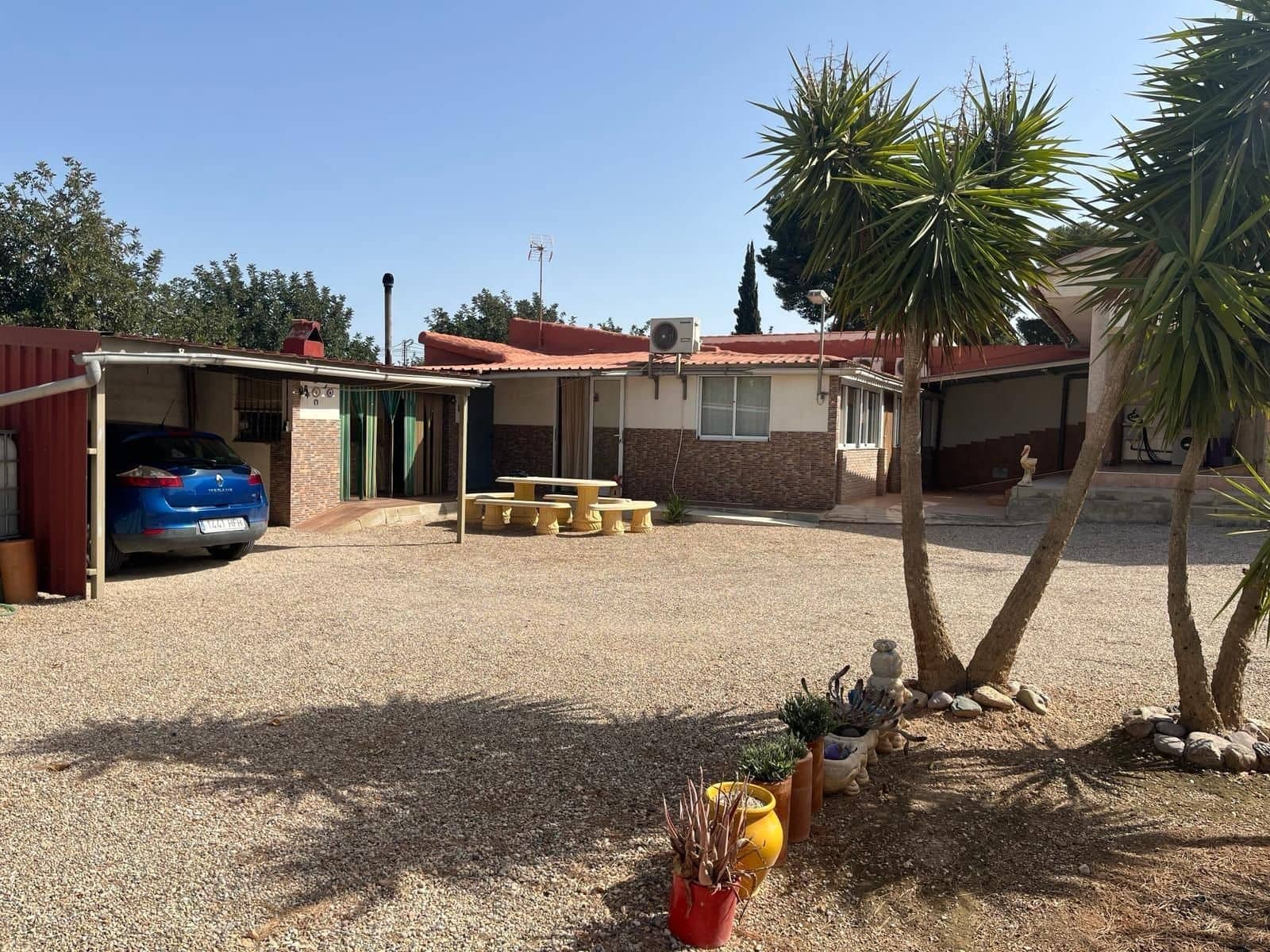 Chalet de 5 habitaciones en El Pareton en venta con garaje - 250.000 € (Ref: 9468545)