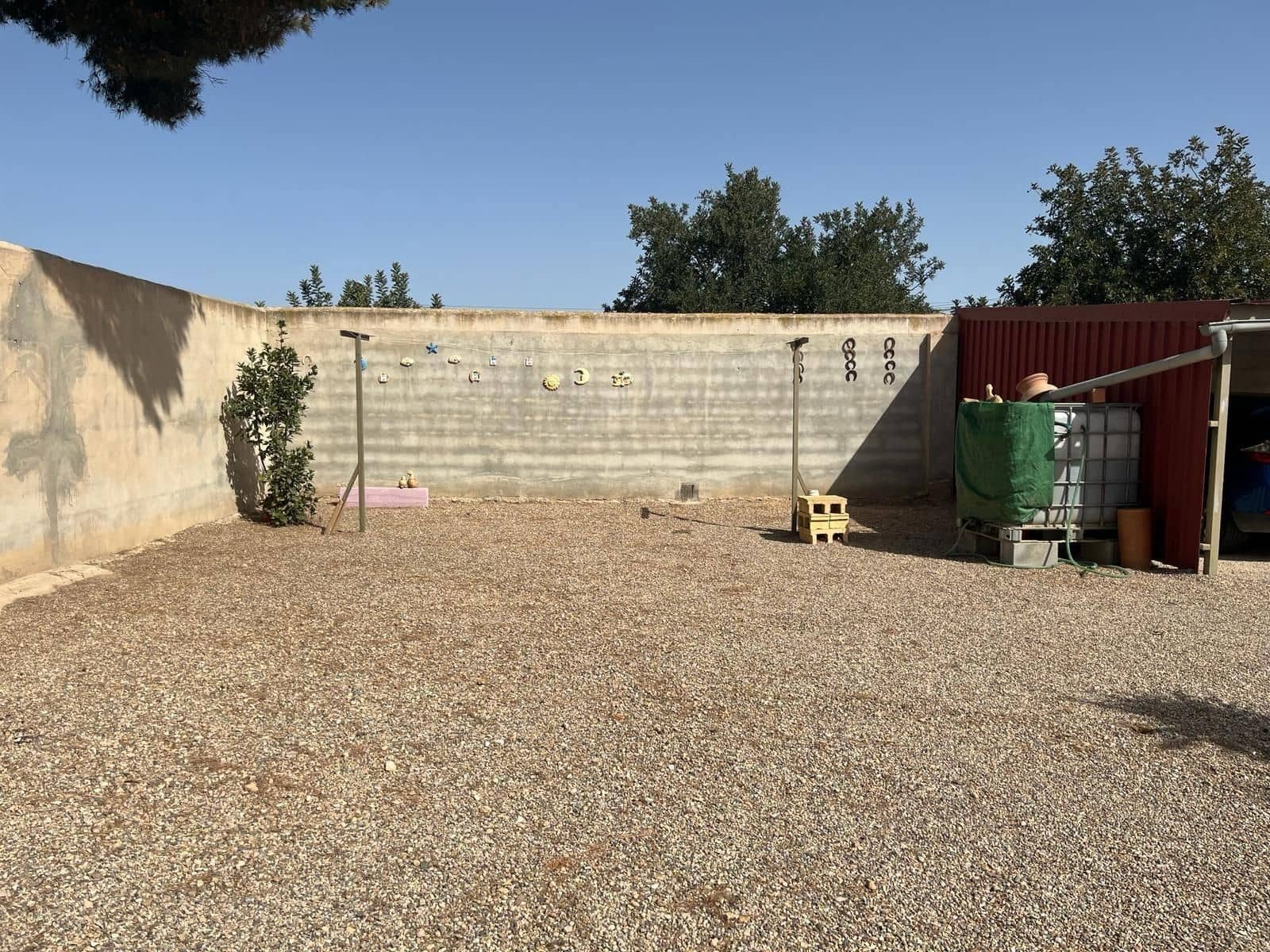 Chalet de 5 habitaciones en El Pareton en venta con garaje - 250.000 € (Ref: 9468545)