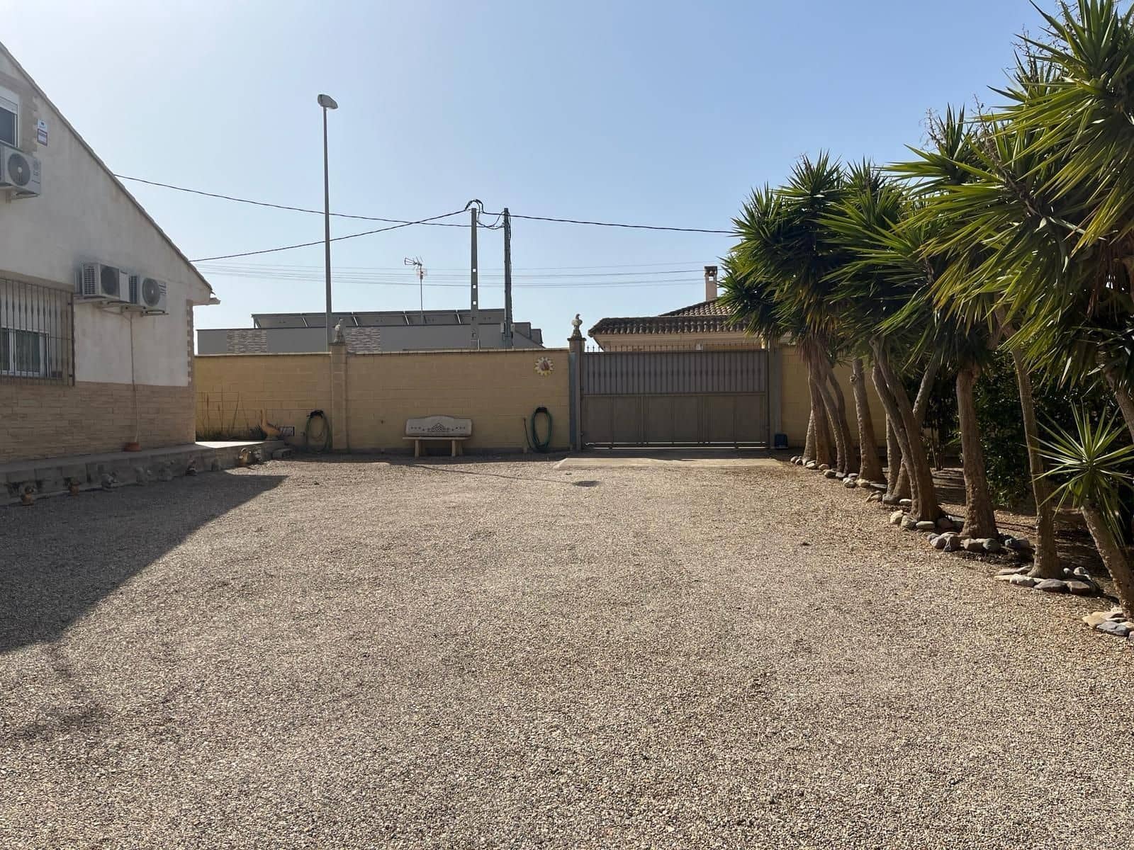 Chalet de 5 habitaciones en El Pareton en venta con garaje - 250.000 € (Ref: 9468545)