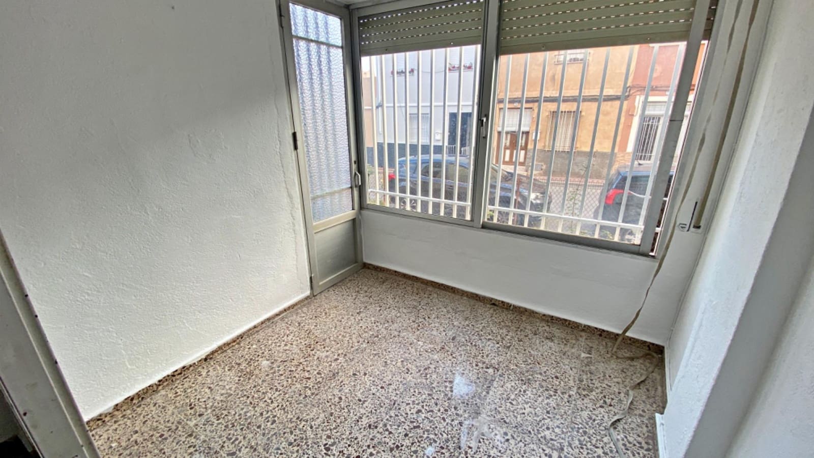 4 bedroom Flat for sale in Totana with garage - € 99,500 (Ref: 9765190)