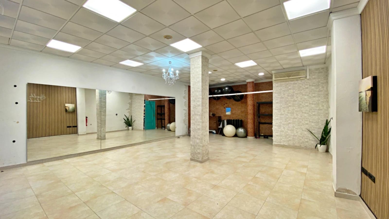 Commercial for rent in Totana - € 425 (Ref: 9765203)