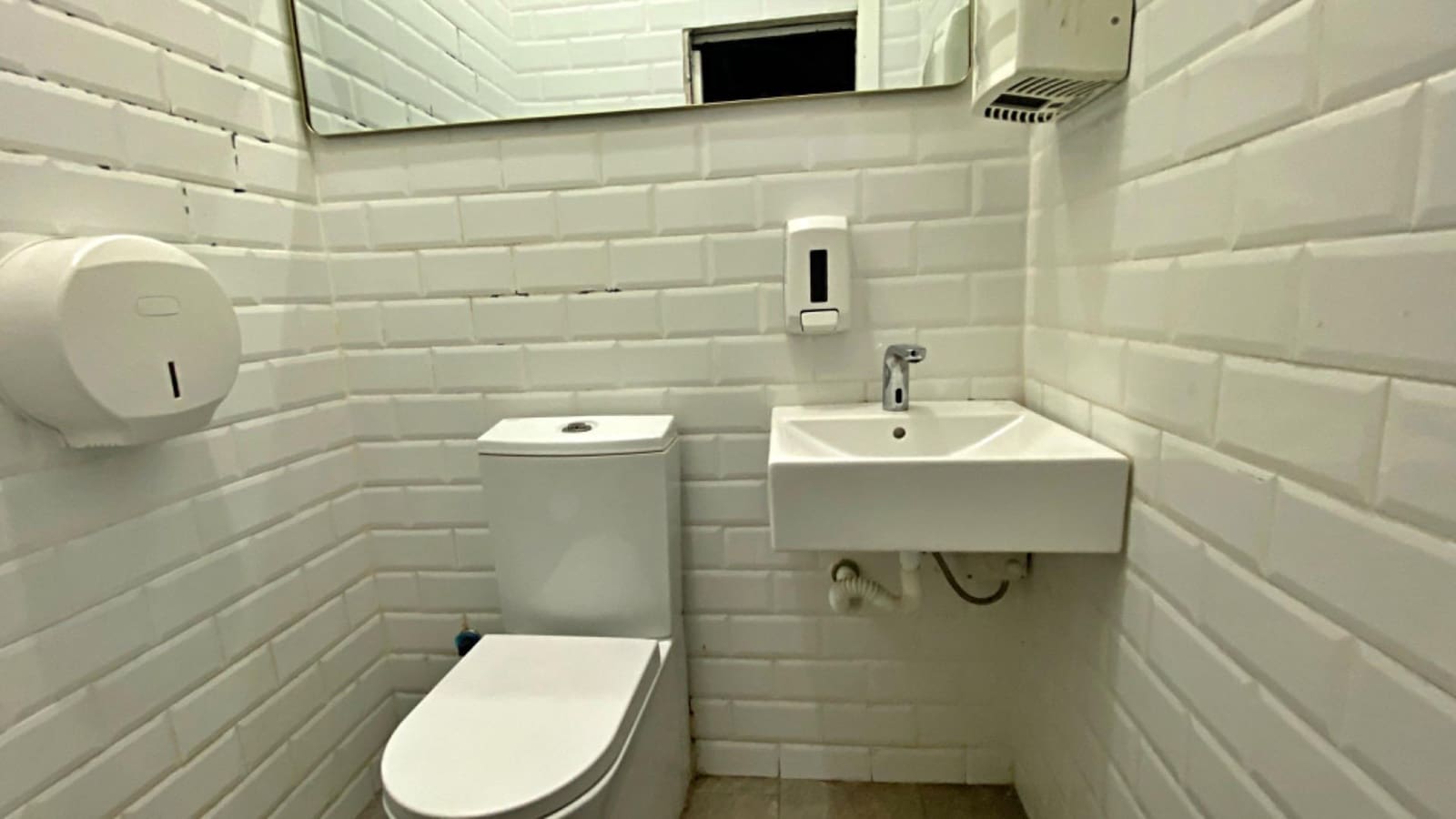 Erhverv til salg i Playa de San Juan - € 650.000 (Ref: 9765204)