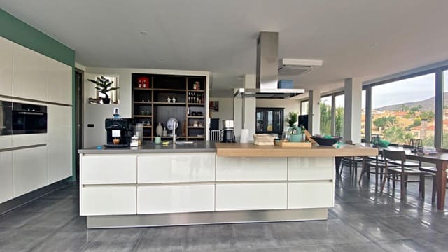 4 chambre Villa/Maison à vendre à El Campello avec piscine - 798 000 € (Ref: 9765210)