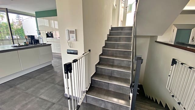 4 chambre Villa/Maison à vendre à El Campello avec piscine - 798 000 € (Ref: 9765210)