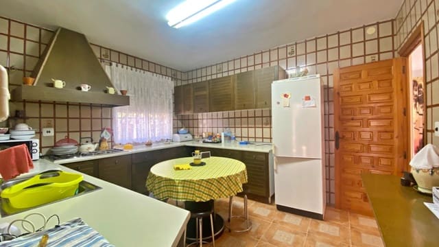 4 soveværelse Villa til salg i Aledo med swimmingpool - € 299.900 (Ref: 9780674)