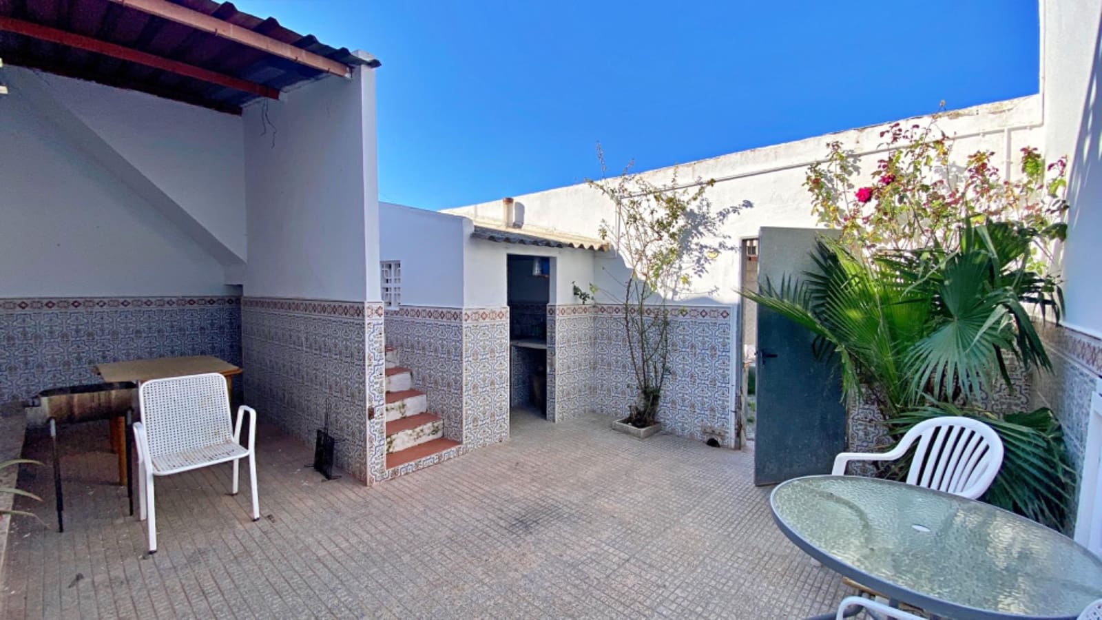4 bedroom Townhouse for sale in Rebolledo with garage - € 249,000 (Ref: 9780675)