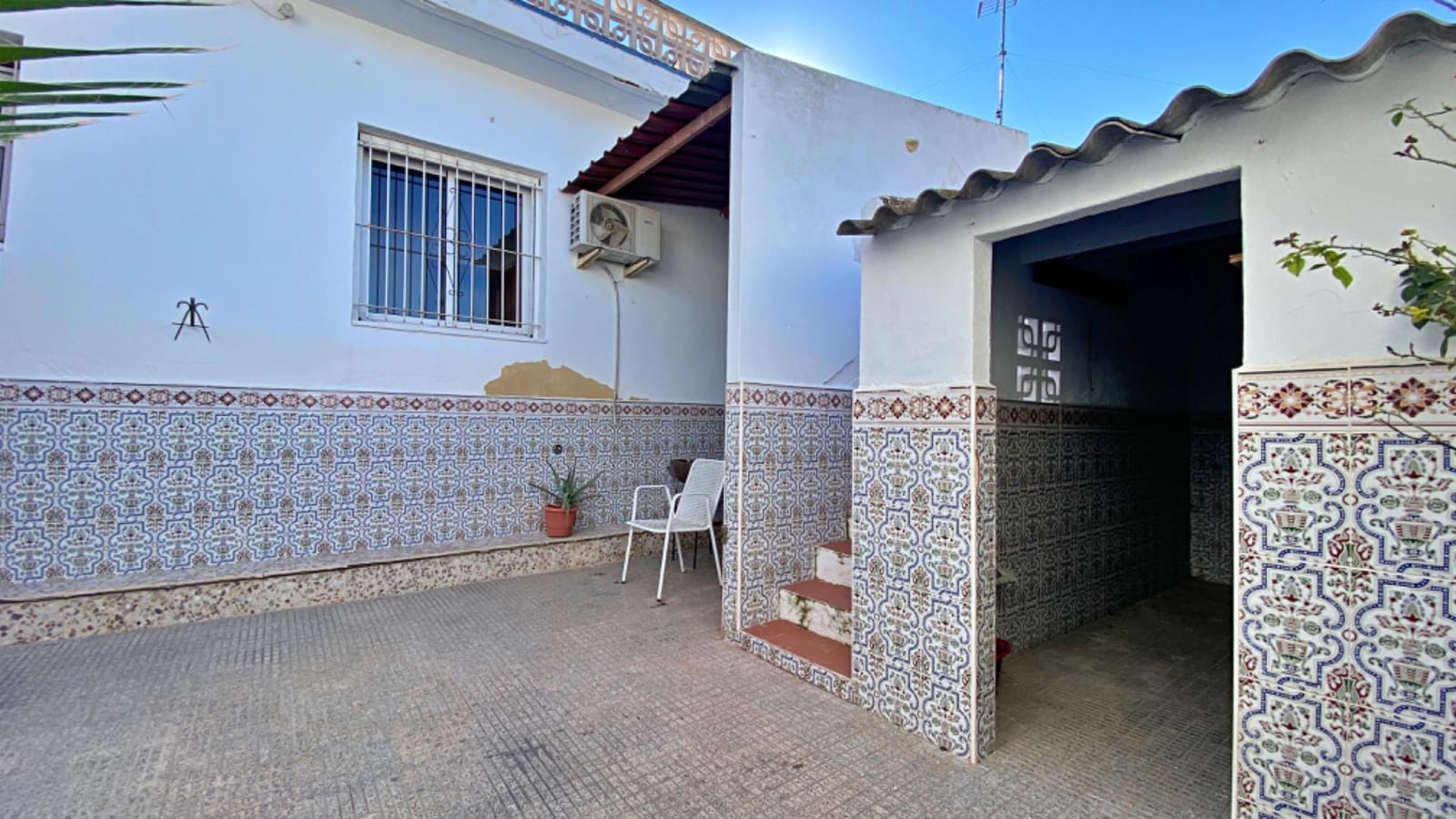 4 bedroom Townhouse for sale in Rebolledo with garage - € 249,000 (Ref: 9780675)