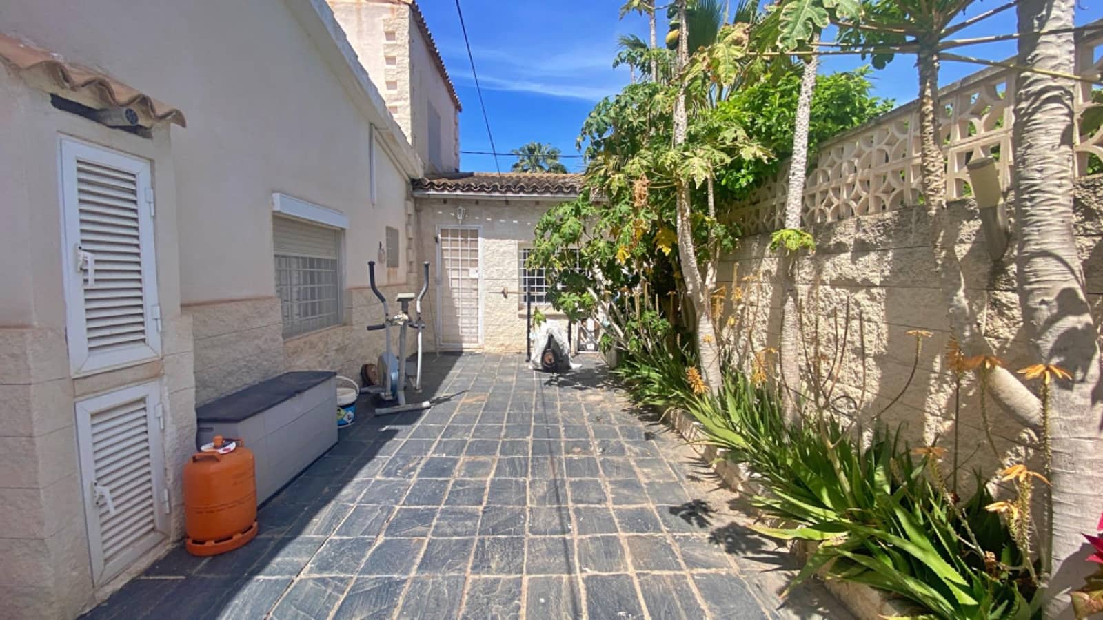 4 chambre Villa/Maison à vendre à Playa de Muchavista avec piscine garage - 650 000 € (Ref: 9794751)