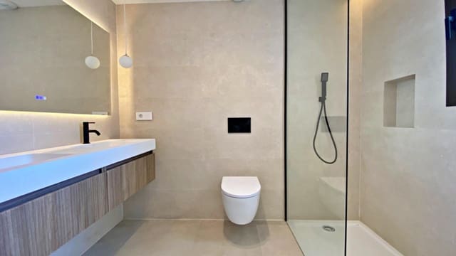 3 sypialnia Dom blizniak na sprzedaż w Muchamiel / Mutxamel z basenem - 595 000 € (Ref: 9831624)