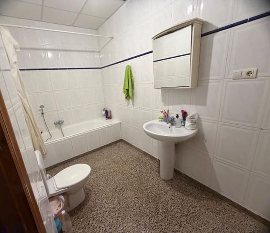 4 makuuhuone Huoneisto myytävänä paikassa Totana - 160 000 € (Ref: 9831625)