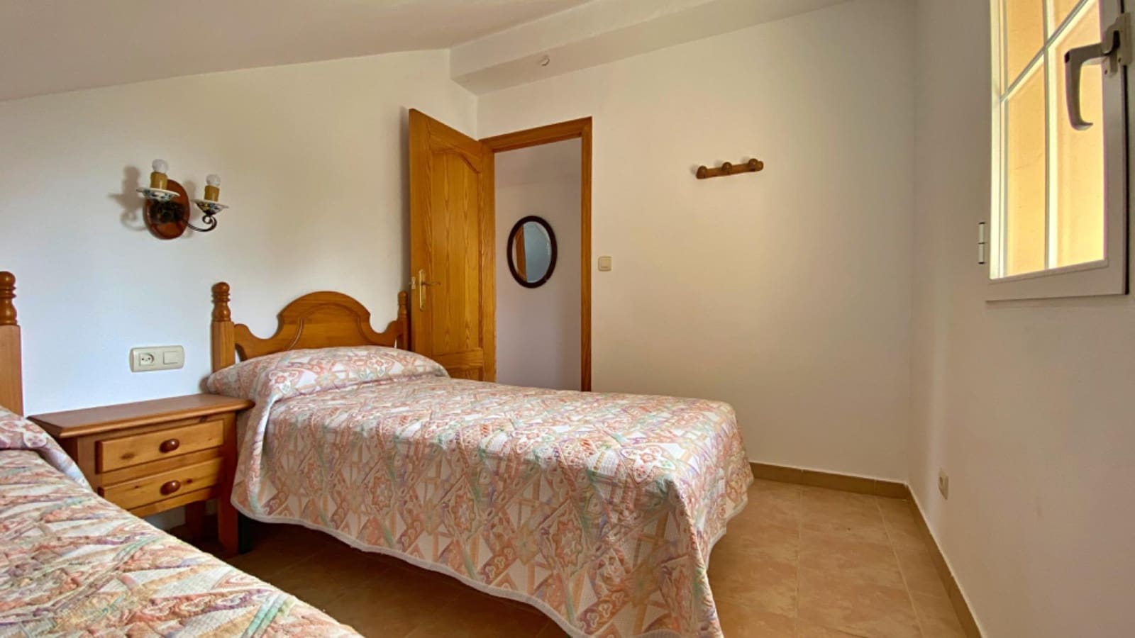 4 bedroom Villa for sale in Totana with pool - € 300,000 (Ref: 9839644)