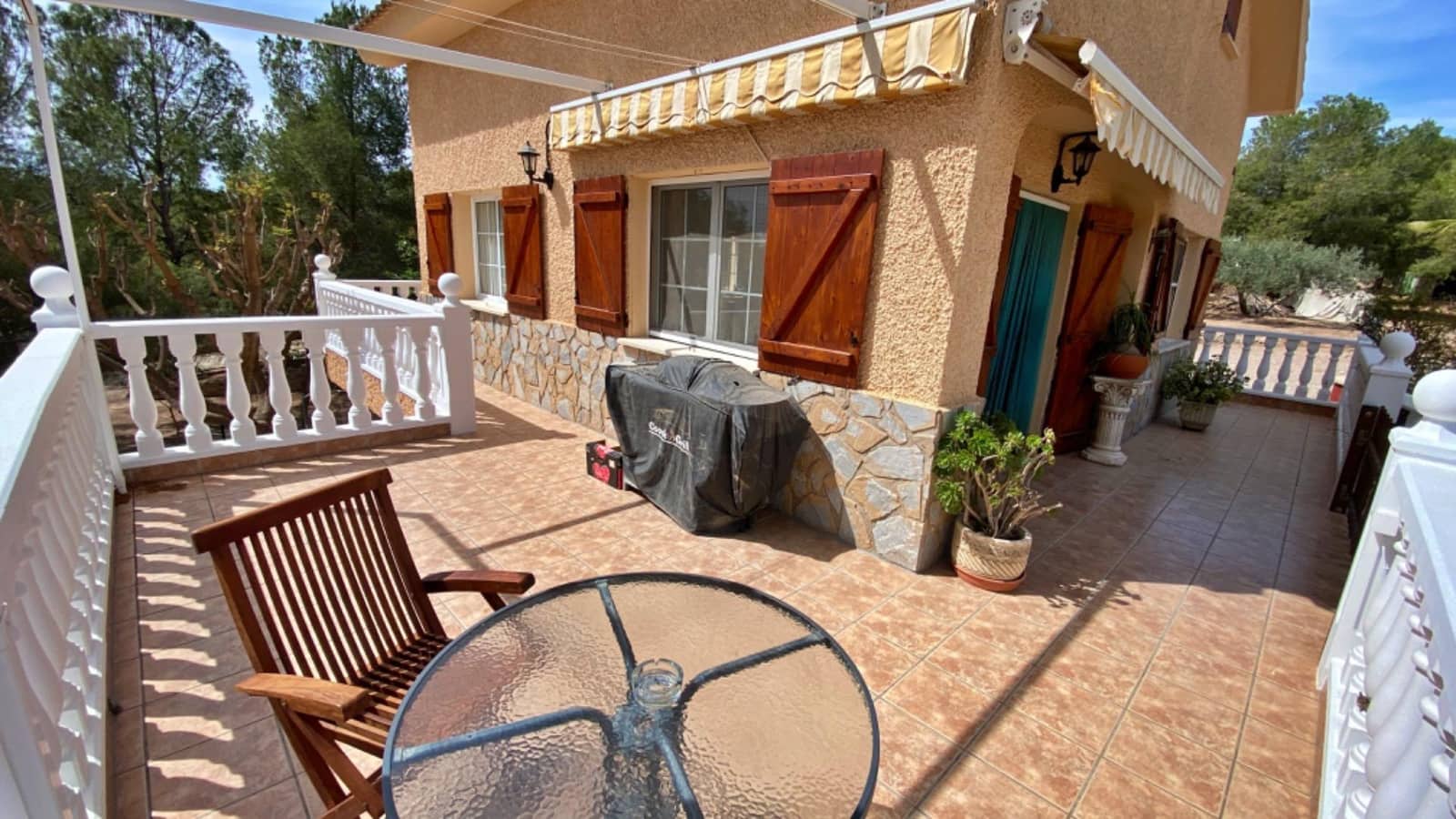 4 bedroom Villa for sale in Totana with pool - € 300,000 (Ref: 9839644)
