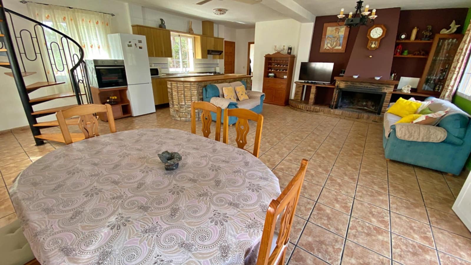 4 bedroom Villa for sale in Totana with pool - € 300,000 (Ref: 9839644)