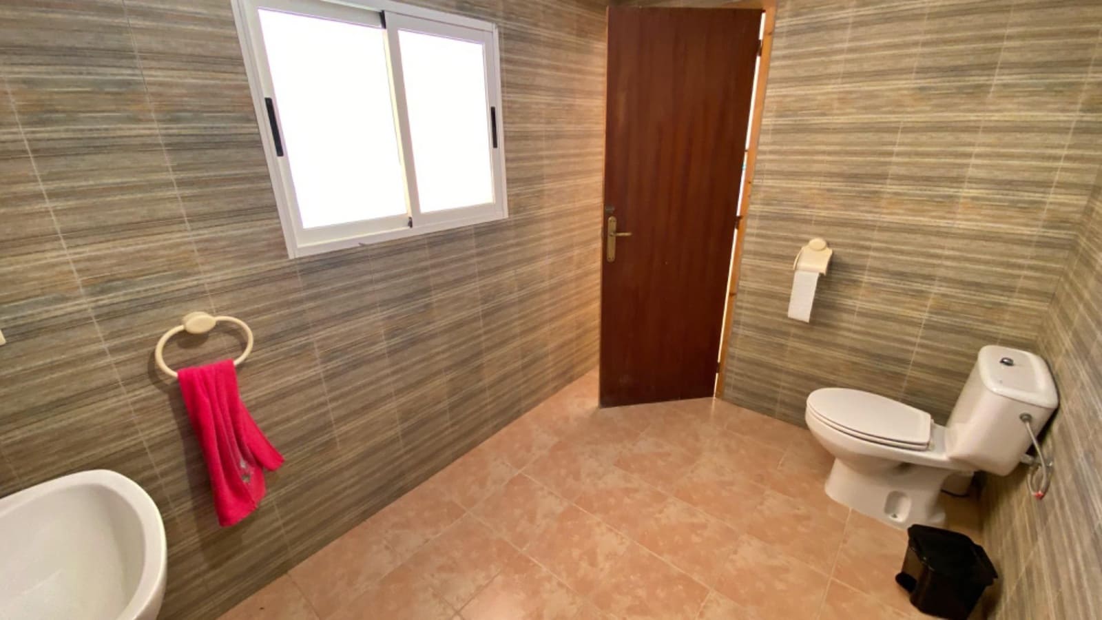 4 bedroom Villa for sale in Totana with pool - € 300,000 (Ref: 9839644)