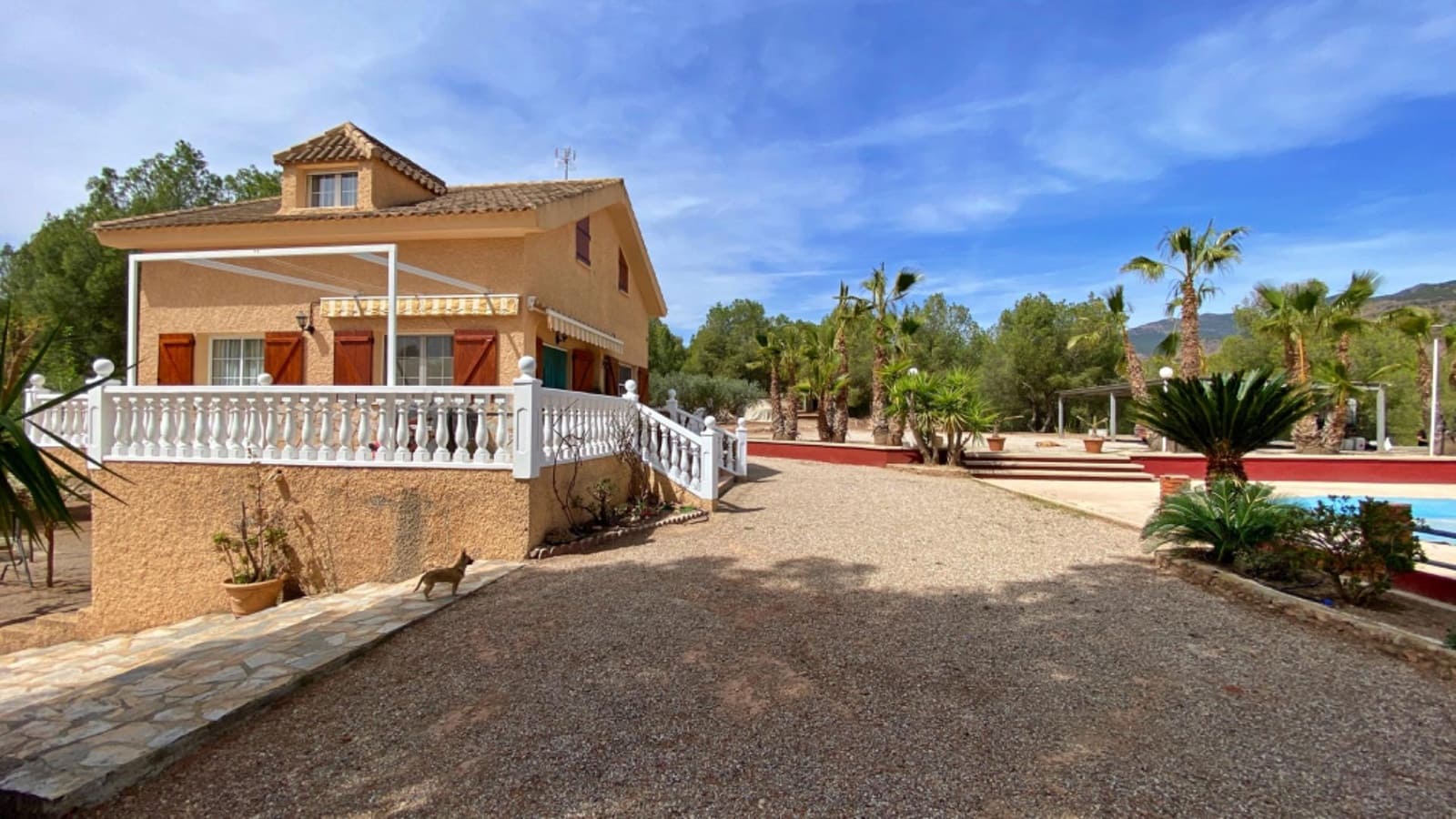 4 bedroom Villa for sale in Totana with pool - € 300,000 (Ref: 9839644)