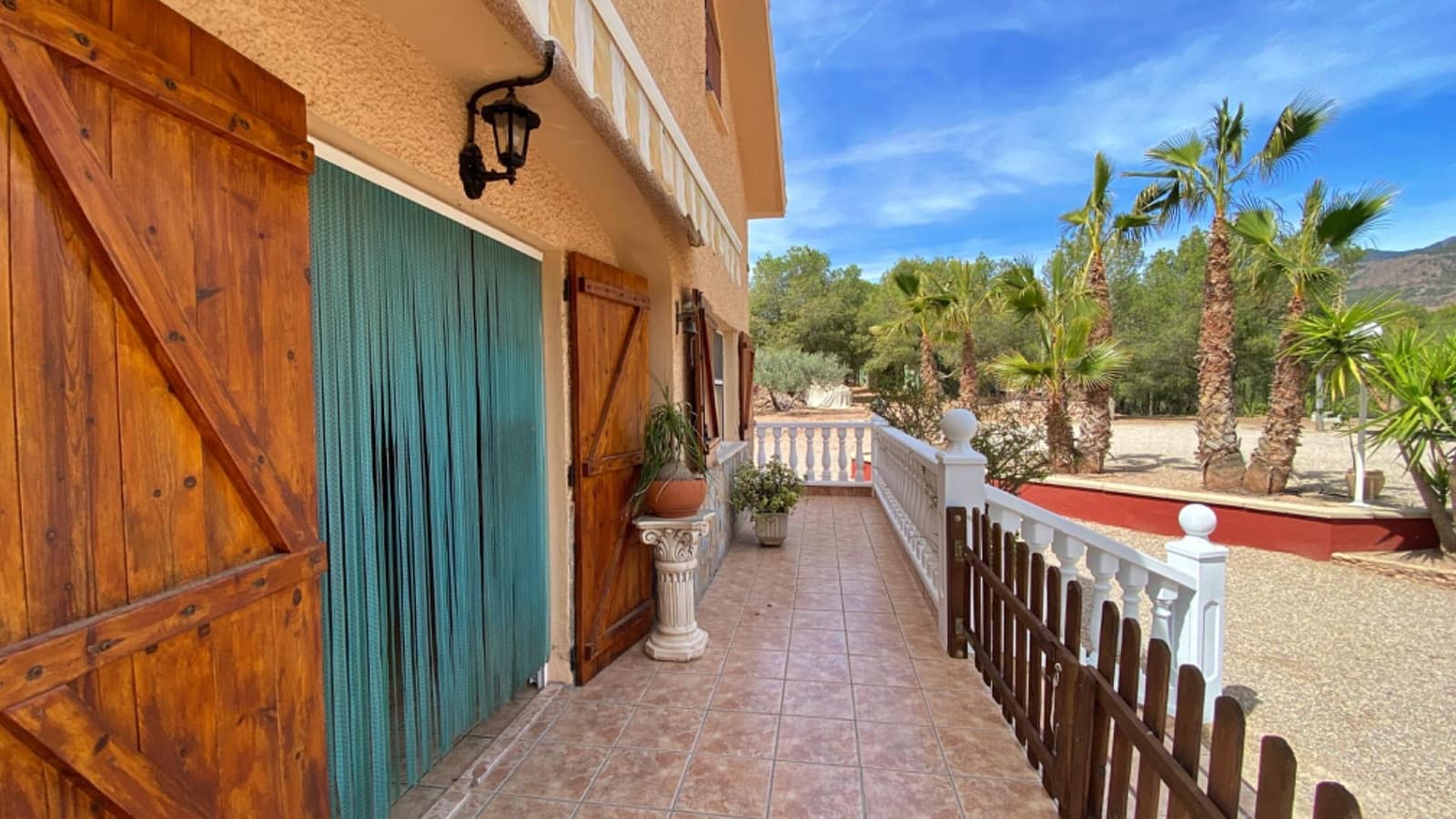 4 bedroom Villa for sale in Totana with pool - € 300,000 (Ref: 9839644)