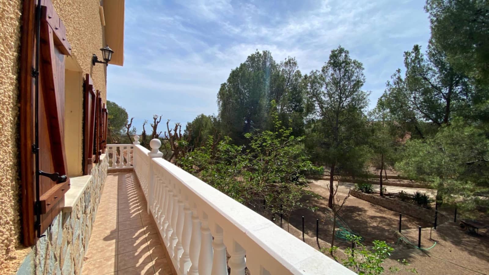 4 bedroom Villa for sale in Totana with pool - € 300,000 (Ref: 9839644)