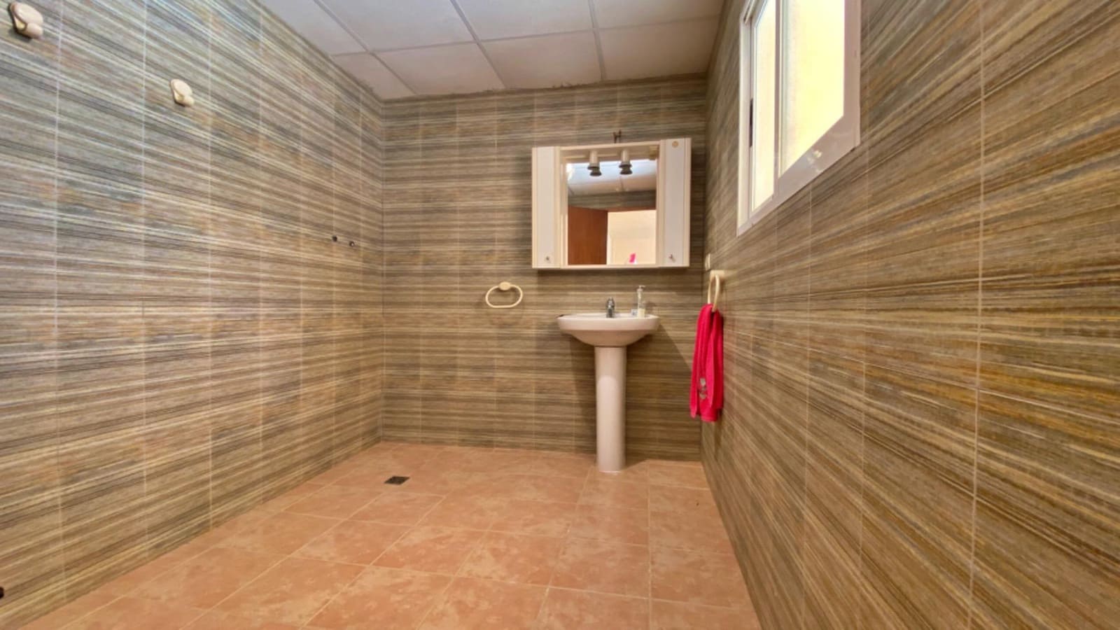 4 bedroom Villa for sale in Totana with pool - € 300,000 (Ref: 9839644)