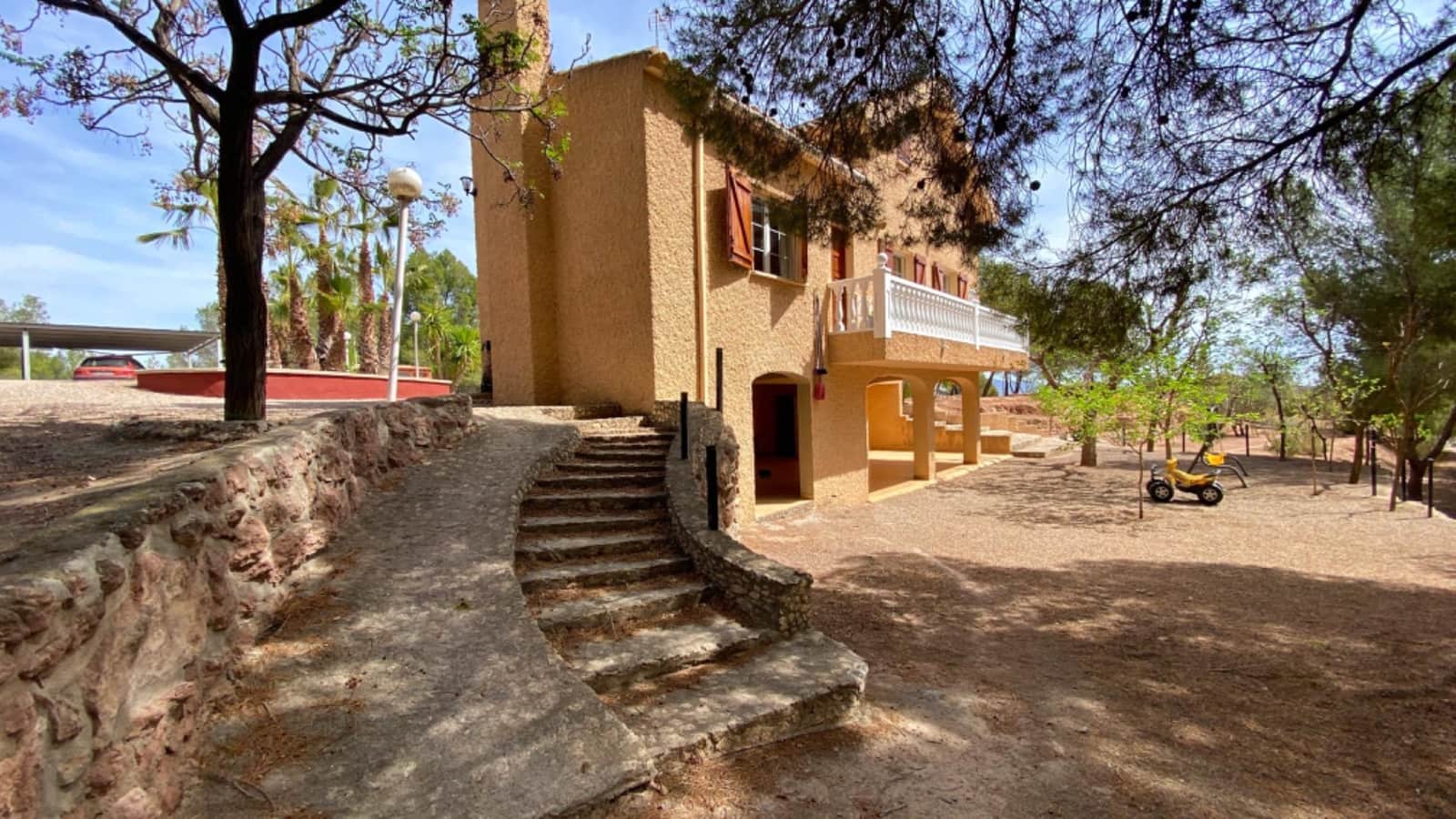 4 bedroom Villa for sale in Totana with pool - € 300,000 (Ref: 9839644)