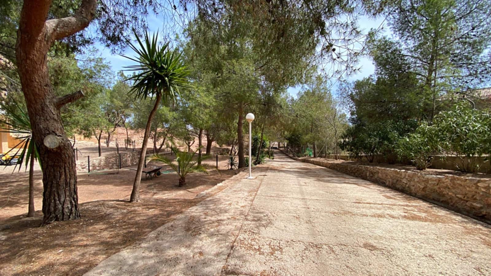 4 bedroom Villa for sale in Totana with pool - € 300,000 (Ref: 9839644)