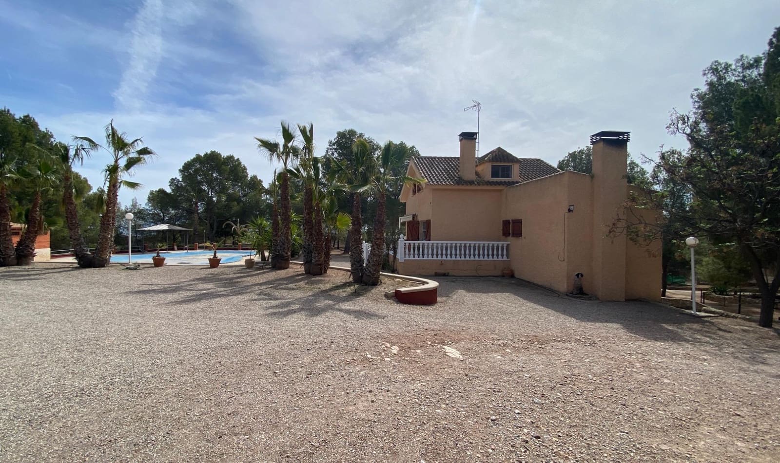 4 bedroom Villa for sale in Totana with pool - € 300,000 (Ref: 9839644)