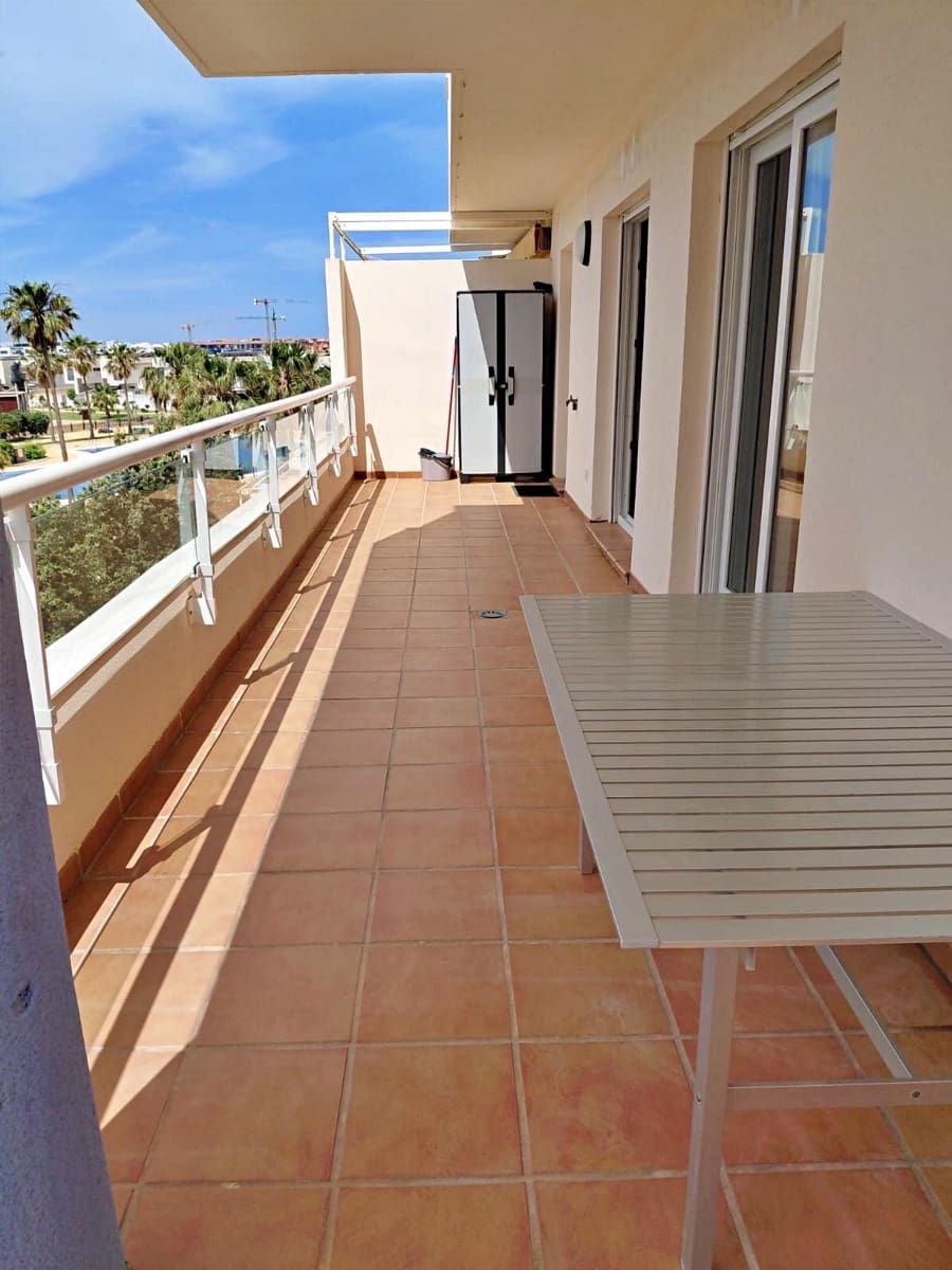 2 slaapkamer Flat te koop in Almerimar met zwembad - € 254.000 (Ref: 9847402)