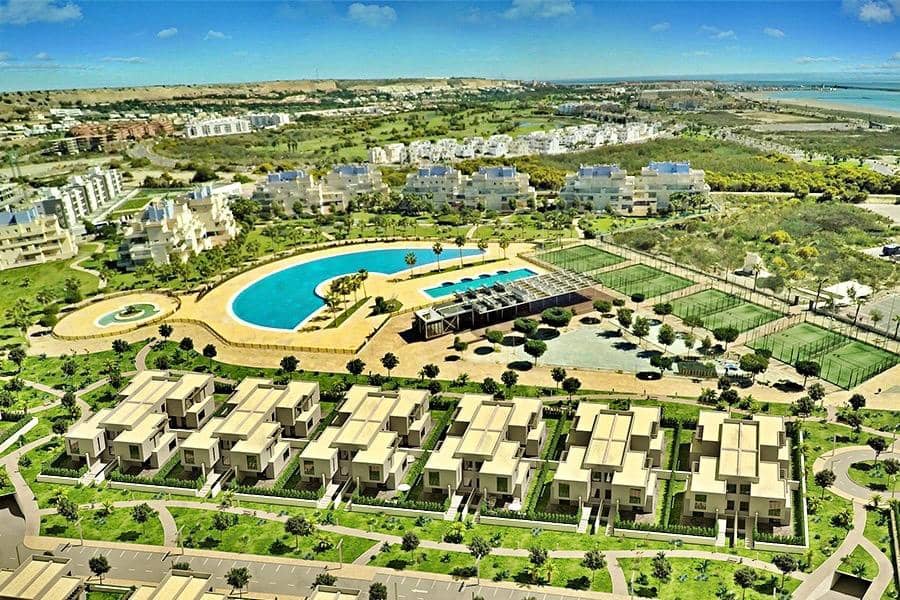 2 slaapkamer Flat te koop in Almerimar met zwembad - € 254.000 (Ref: 9847402)