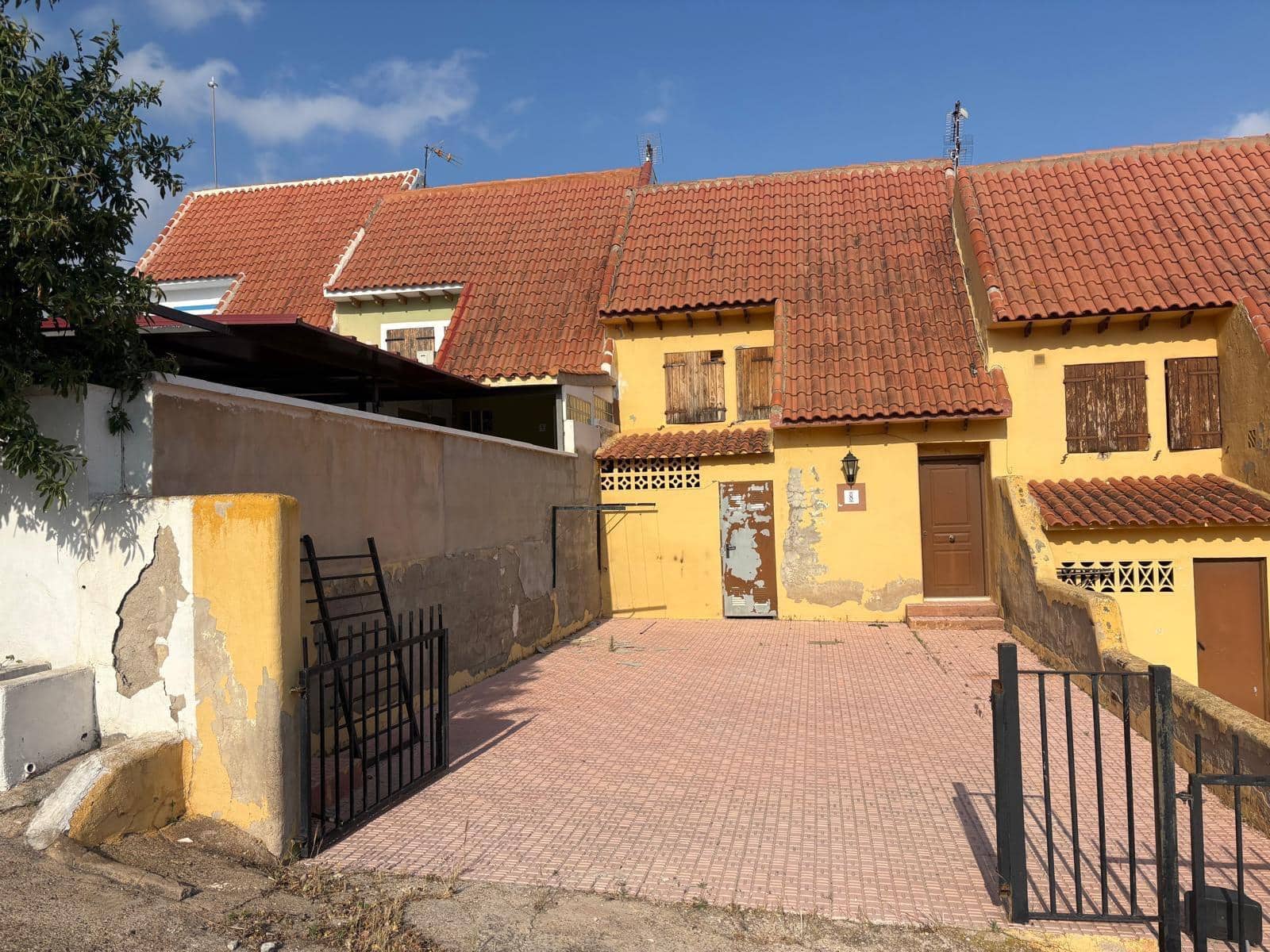 3 bedroom Terraced Villa for sale in Totana - € 84,900 (Ref: 9876524)