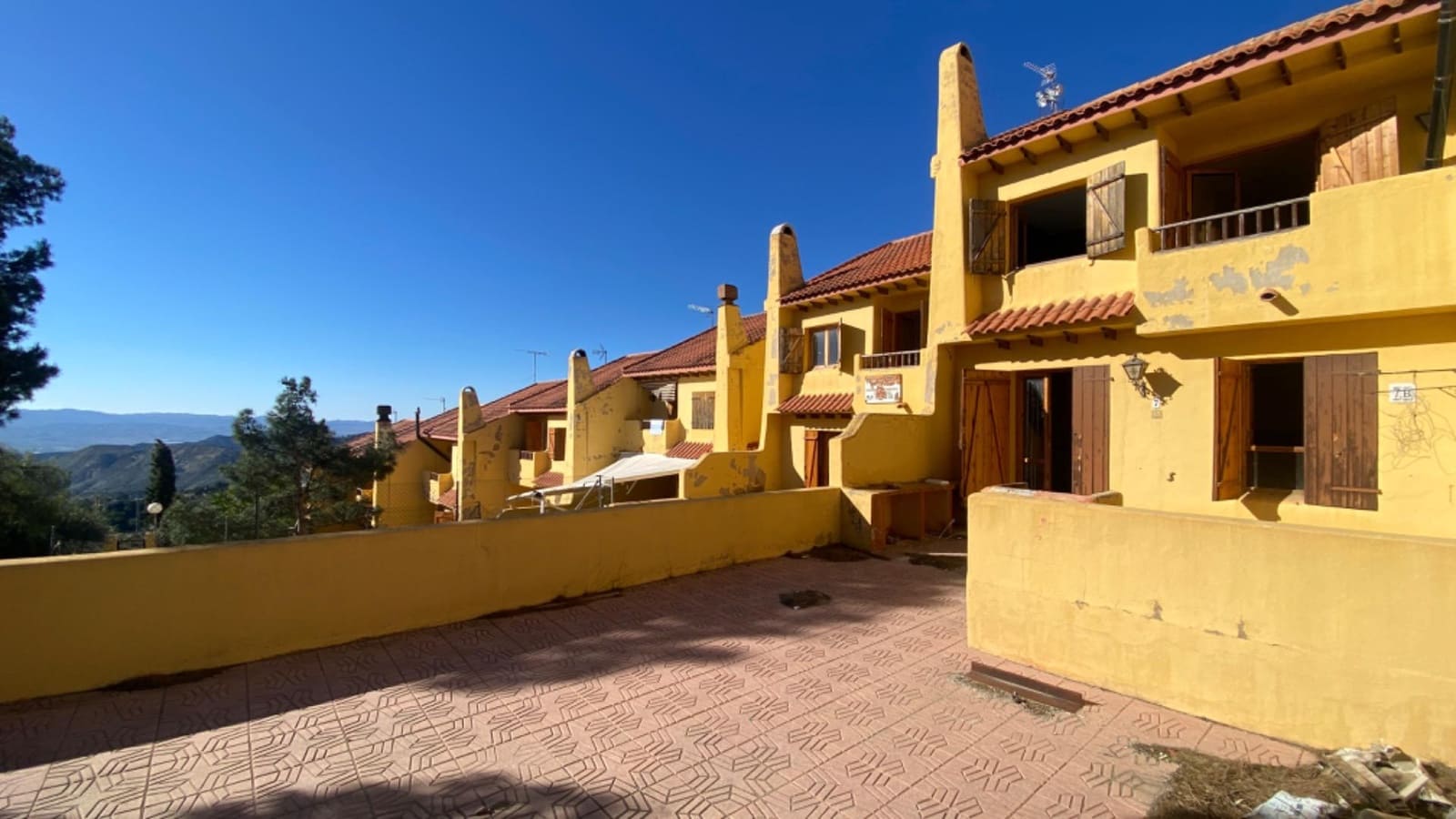 5 bedroom Terraced Villa for sale in Aledo - € 74,900 (Ref: 9878951)