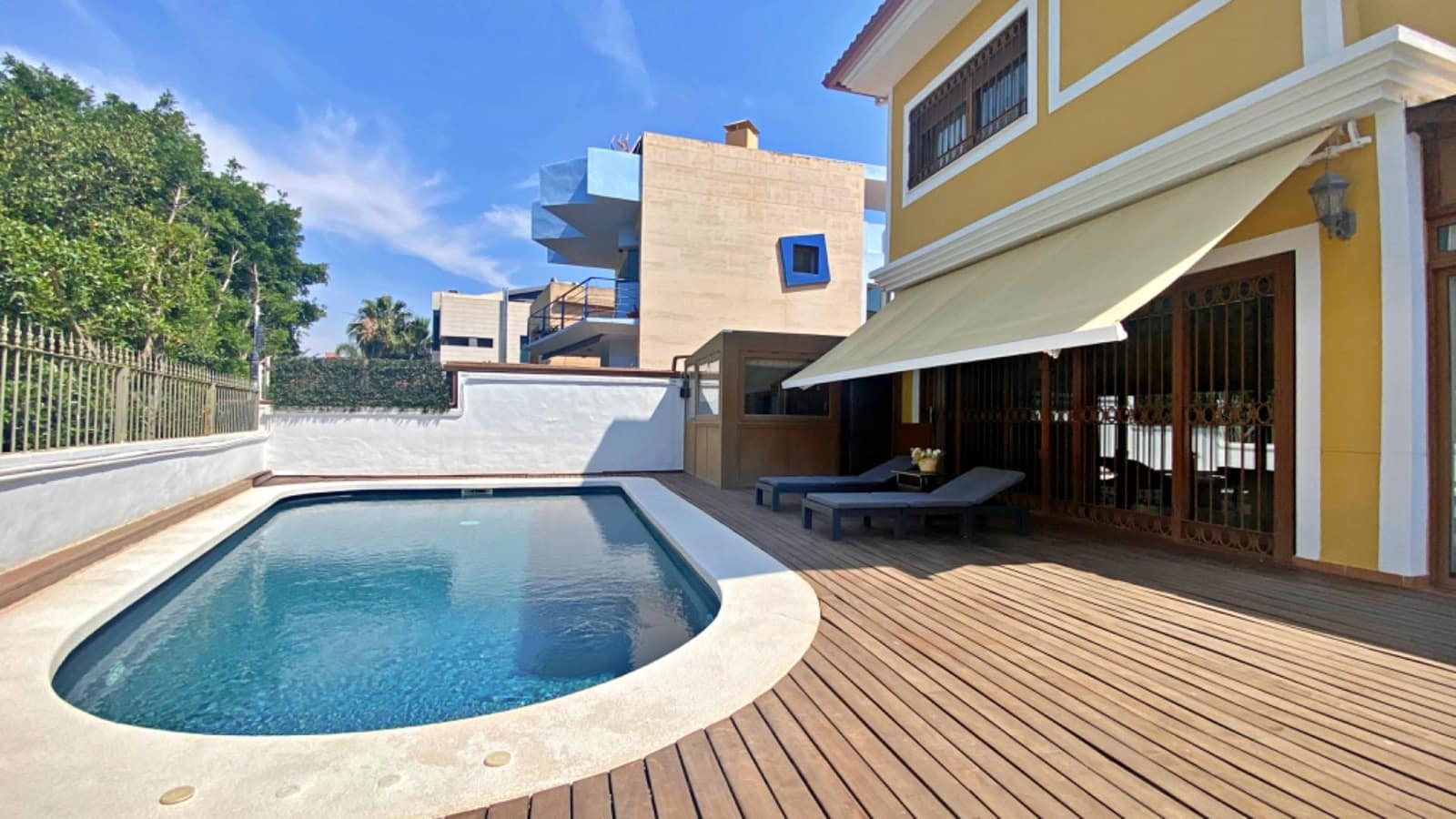 5 chambre Villa/Maison à vendre à Alicante ville avec piscine garage - 1 250 000 € (Ref: 9878952)