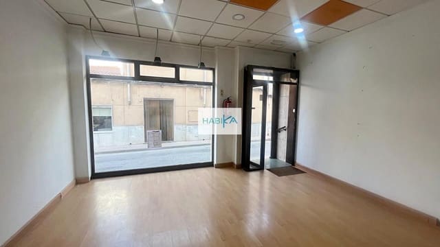 Kommersiell att hyra i Totana - 300 € (Ref: 9890485)