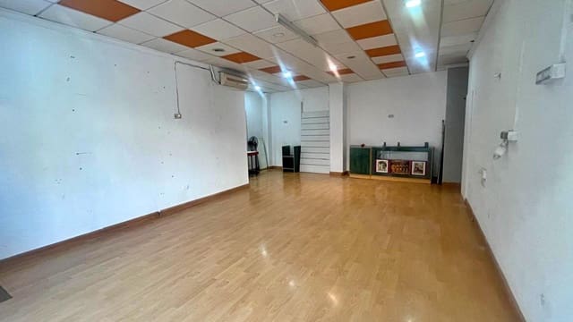 Kommersiell att hyra i Totana - 300 € (Ref: 9890485)