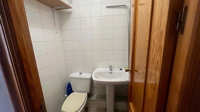 Kommersiell att hyra i Totana - 300 € (Ref: 9890485)
