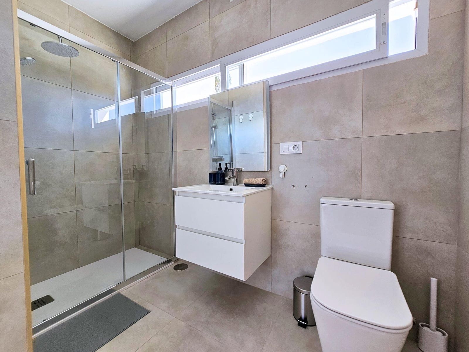 Chalet de 5 habitaciones en Playa Honda en venta con piscina - 1.400.000 € (Ref: 9965356)