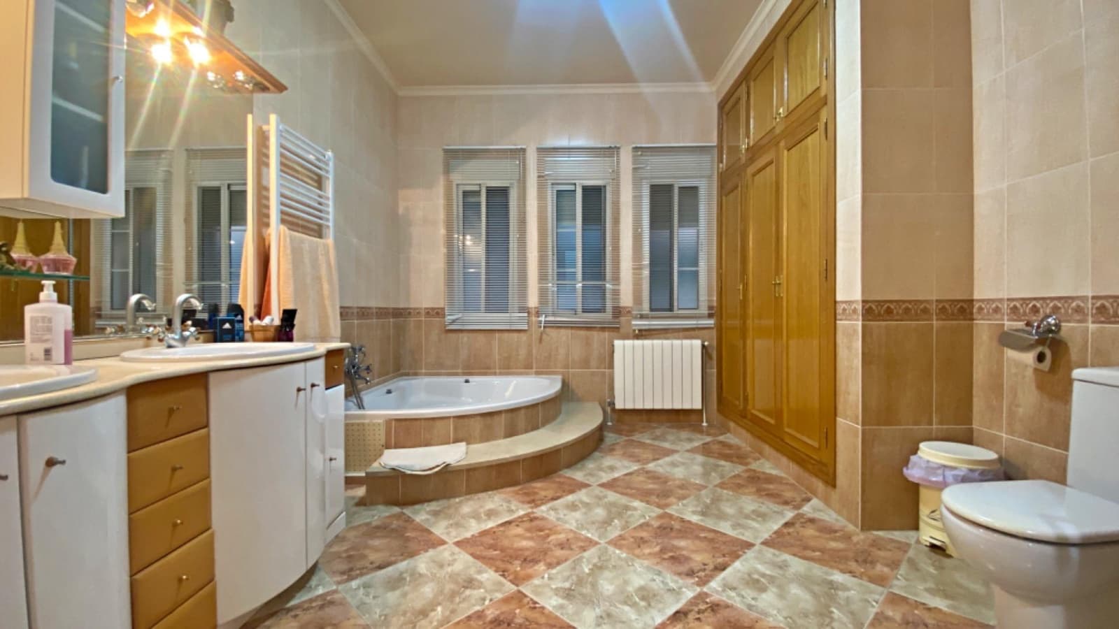 5 bedroom Villa for sale in Totana - € 398,000 (Ref: 9985046)