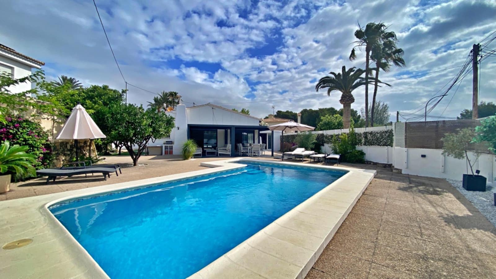 3 bedroom Villa for sale in Calpe / Calp with pool garage - € 749,000 (Ref: 9998875)