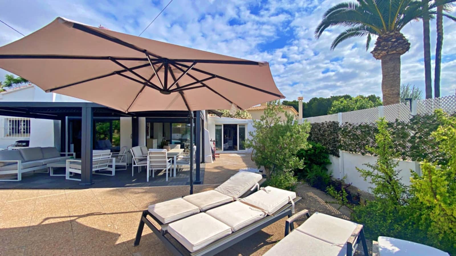 3 bedroom Villa for sale in Calpe / Calp with pool garage - € 749,000 (Ref: 9998875)